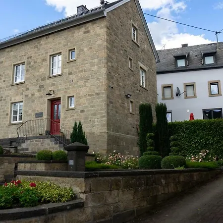 Alte Schule * Volkesfeld