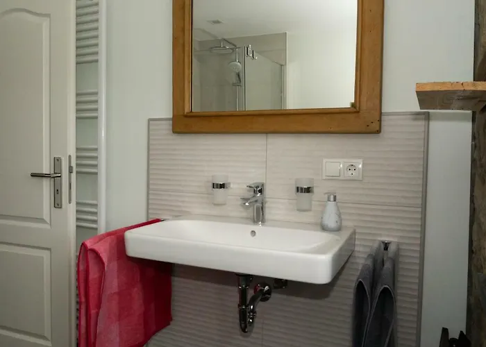 Alte Schule * Volkesfeld